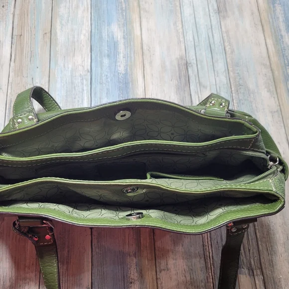 ✨️HP✨️Fossil Green Purse. - Picture 7 of 14